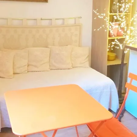 Small Luxurious Room In The Heart Of Saint Germain Paris Exterior photo