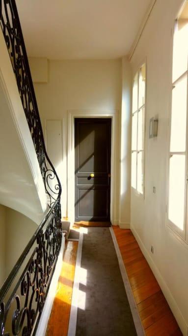 Small Luxurious In The Heart Of Saint Germain Appartement Parijs