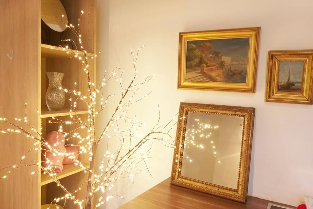 Small Luxurious In The Heart Of Saint Germain * Parijs